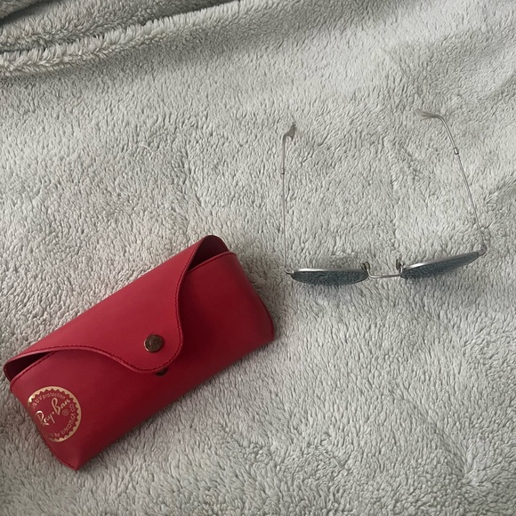 Silver Aviator Sunglasses - Picture 3 of 3